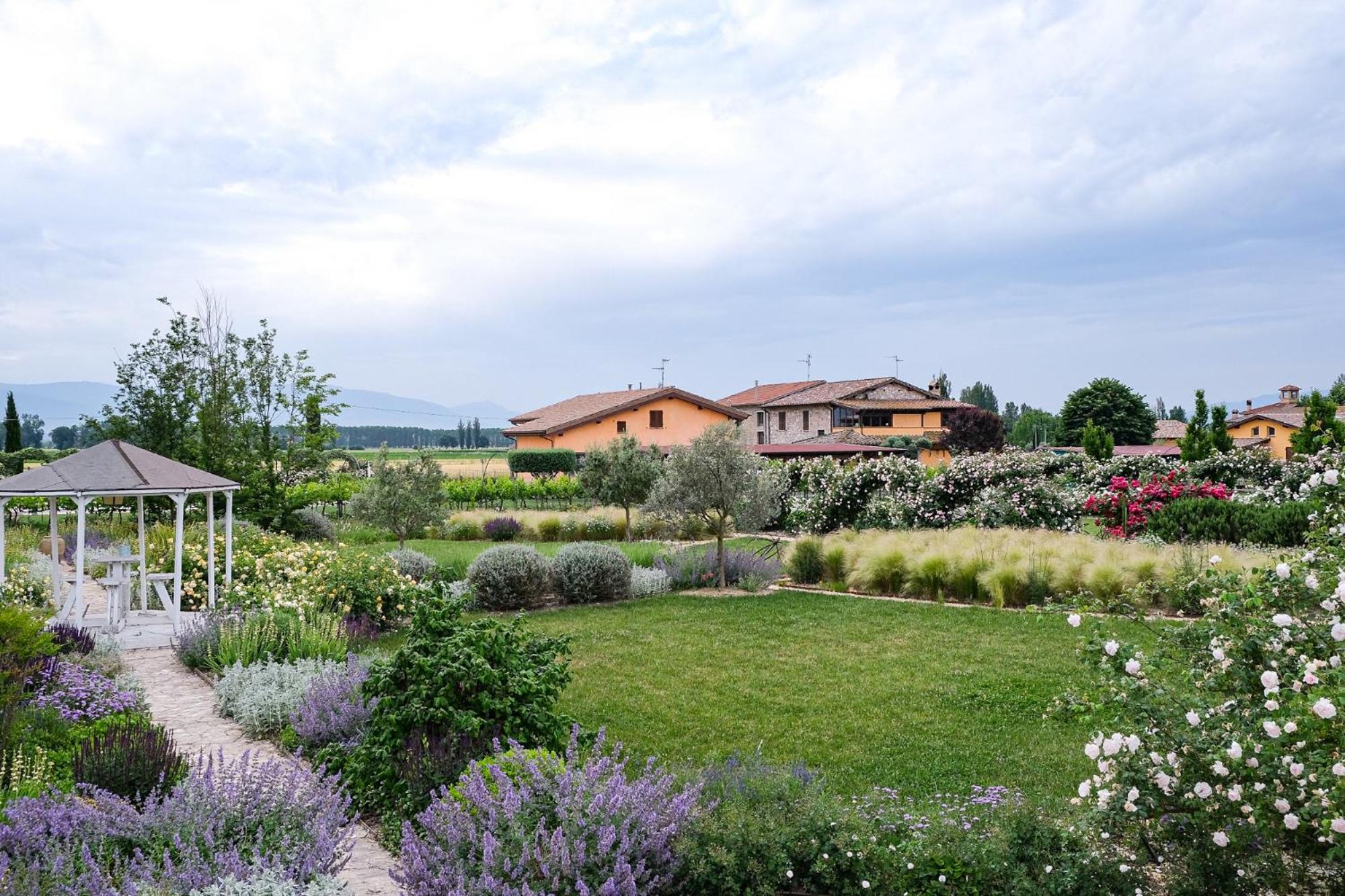 Villa Il Fienile Di Asís Exterior foto