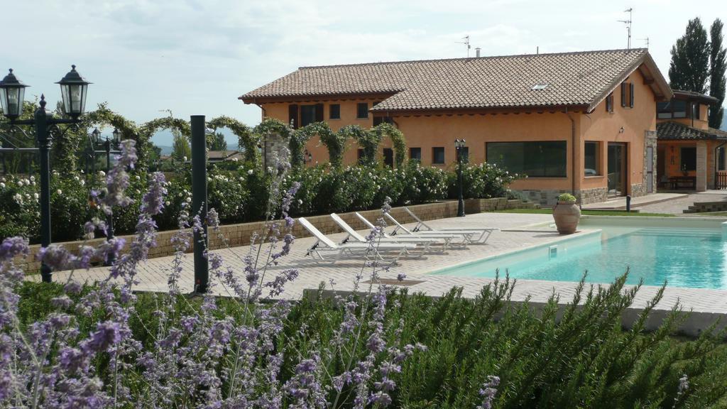 Villa Il Fienile Di Asís Exterior foto